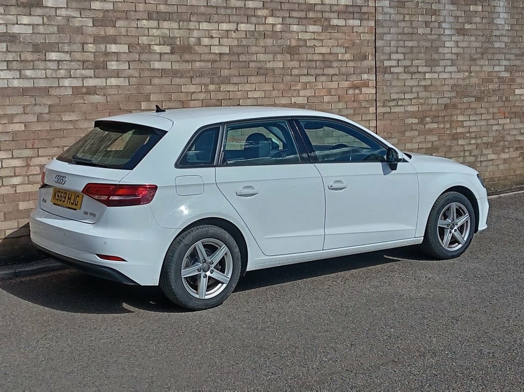 Audi A3 1L Se Technik KS69HJG White #3
