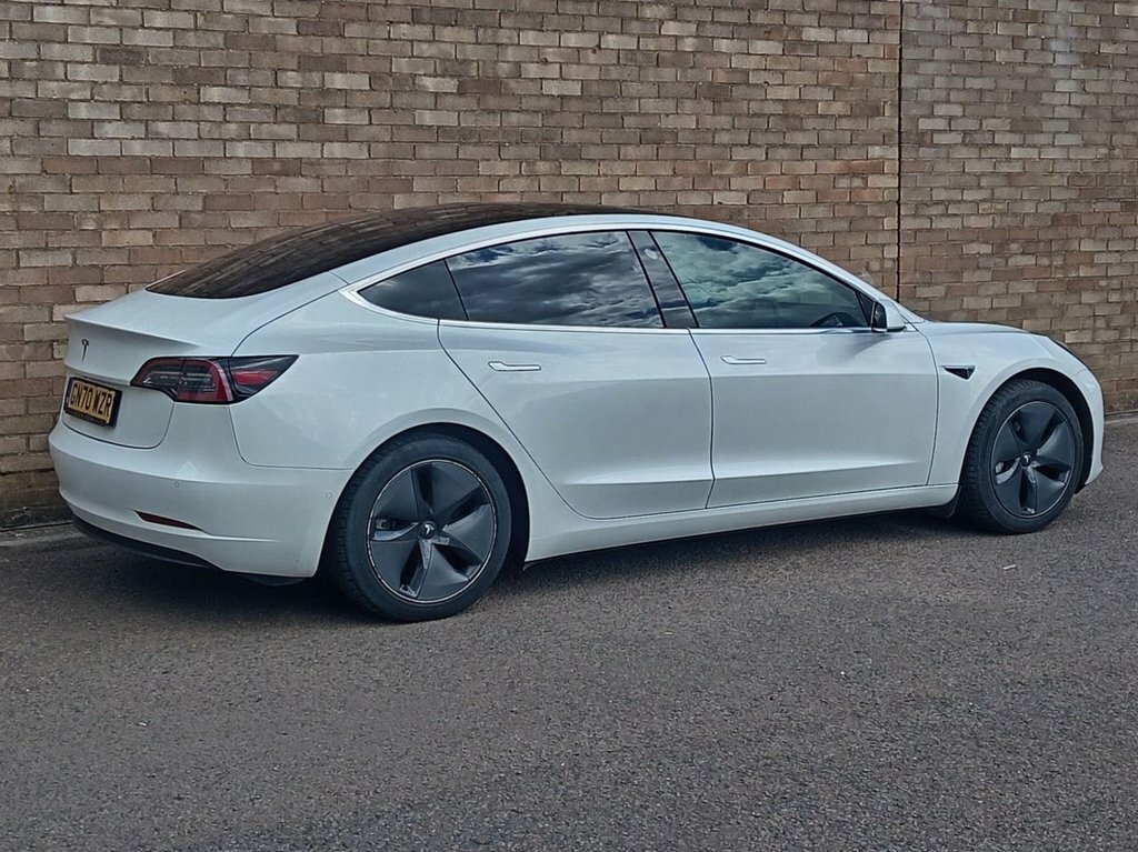 Tesla Model 3 Saloon White #4
