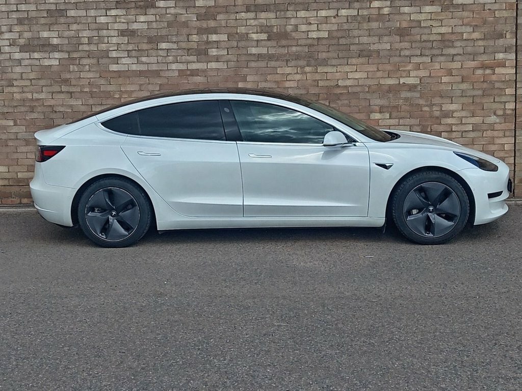Tesla Model 3 Saloon White #3
