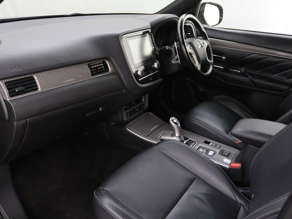 Mitsubishi Outlander Estate Red #18