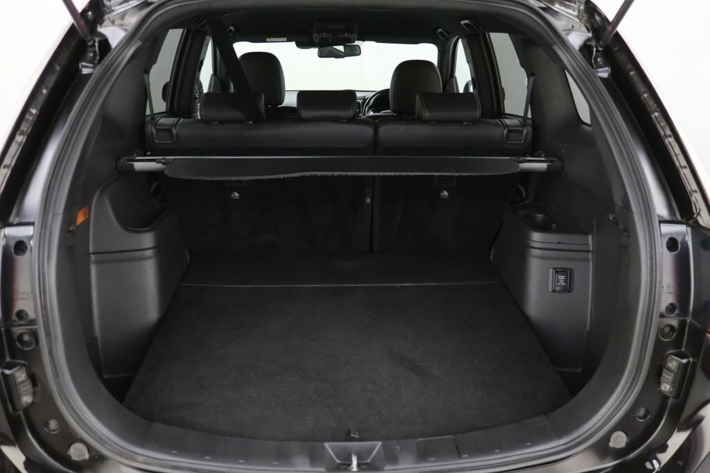 Mitsubishi Outlander Estate Red #19