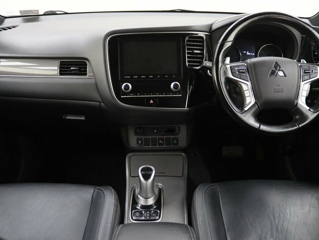 Mitsubishi Outlander Estate Red #14