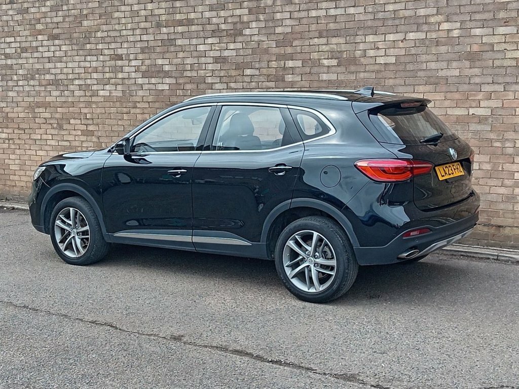 MG HS 1.5L Excite Black #4
