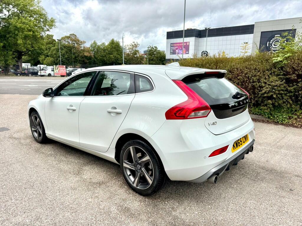 Volvo V40 2.0 D3 R-design Lux Nav Euro 6 Ss White #3