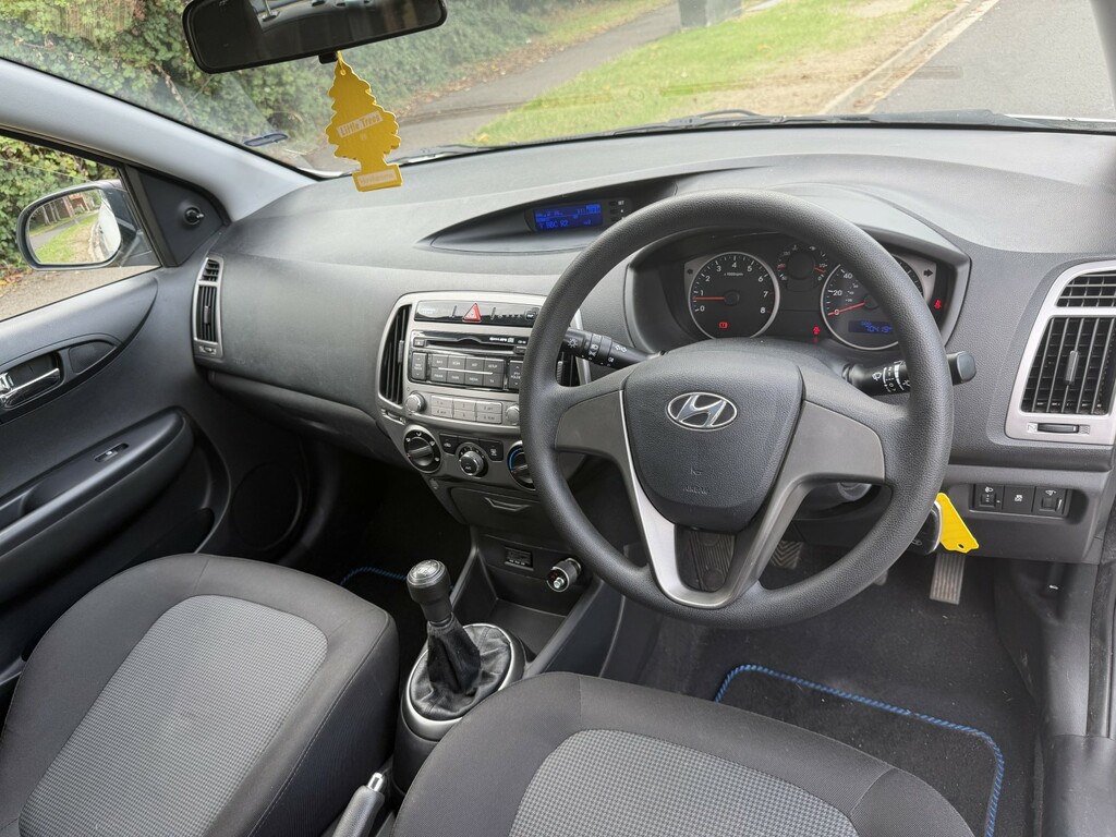 Hyundai I20 1.2 Active Black #11