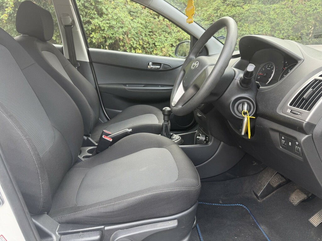 Hyundai I20 1.2 Active Black #10