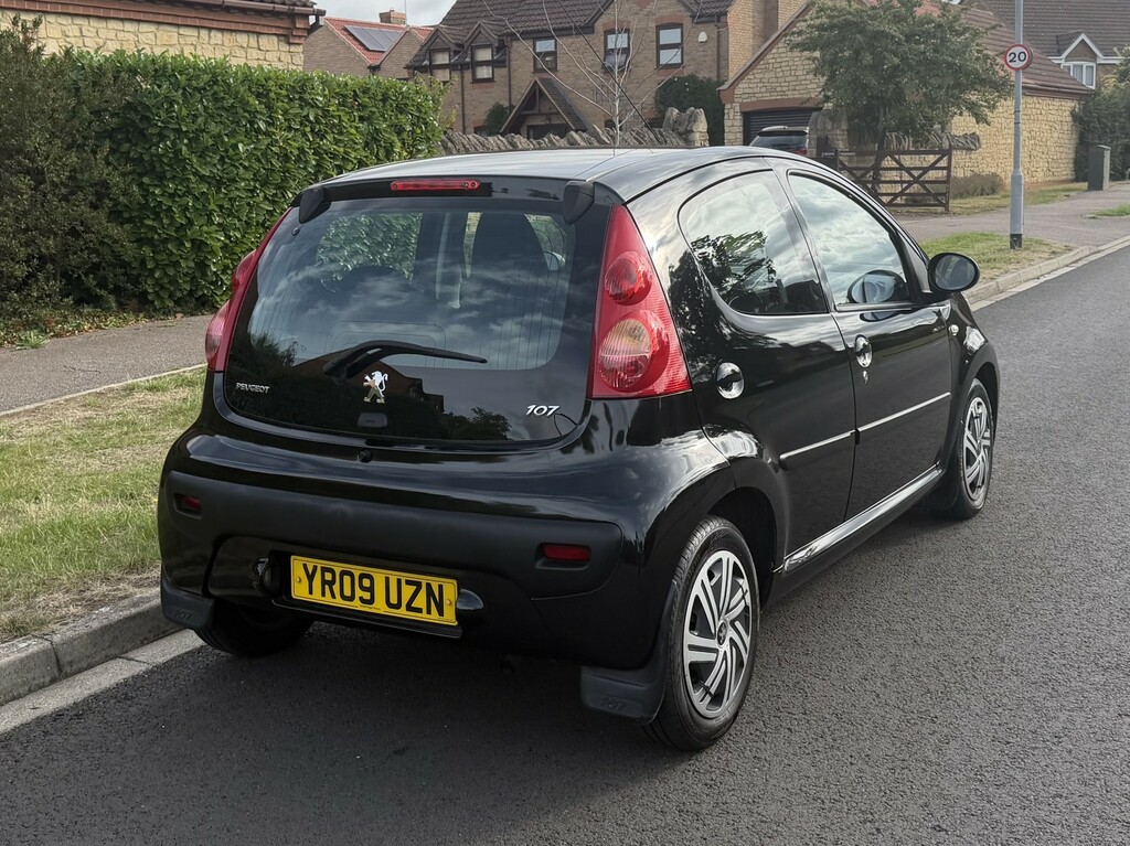 Peugeot 107 1.0 12V Urban Black #4