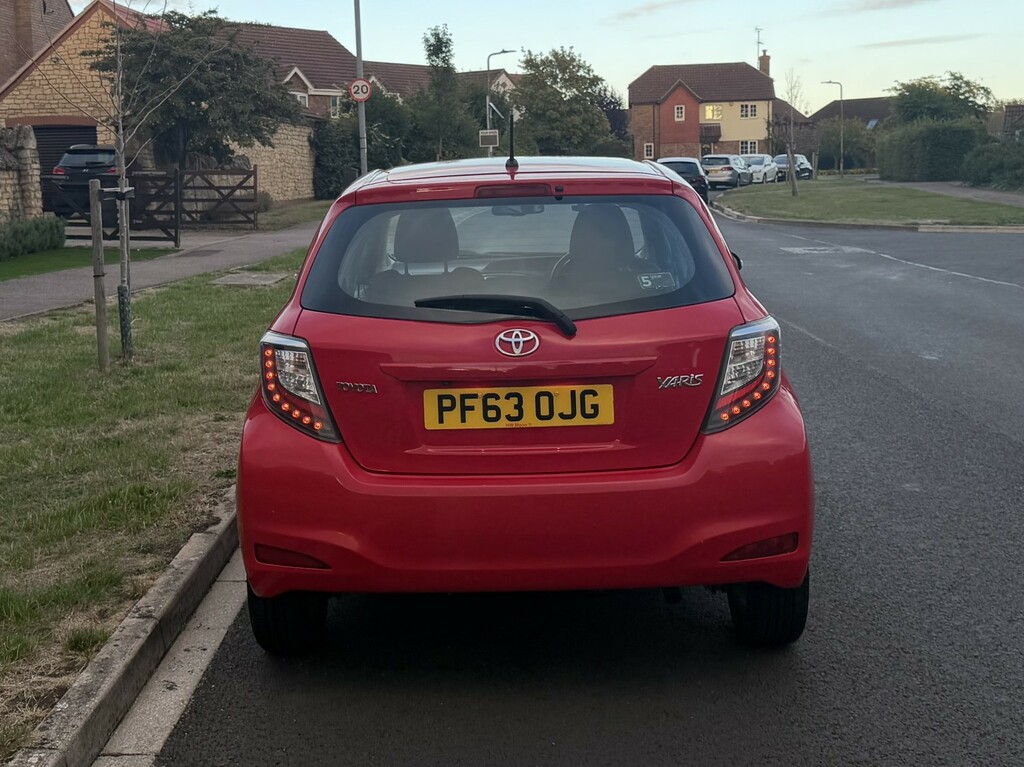 Toyota Yaris 1.3 Dual Vvt-i Icon Plus Red #5