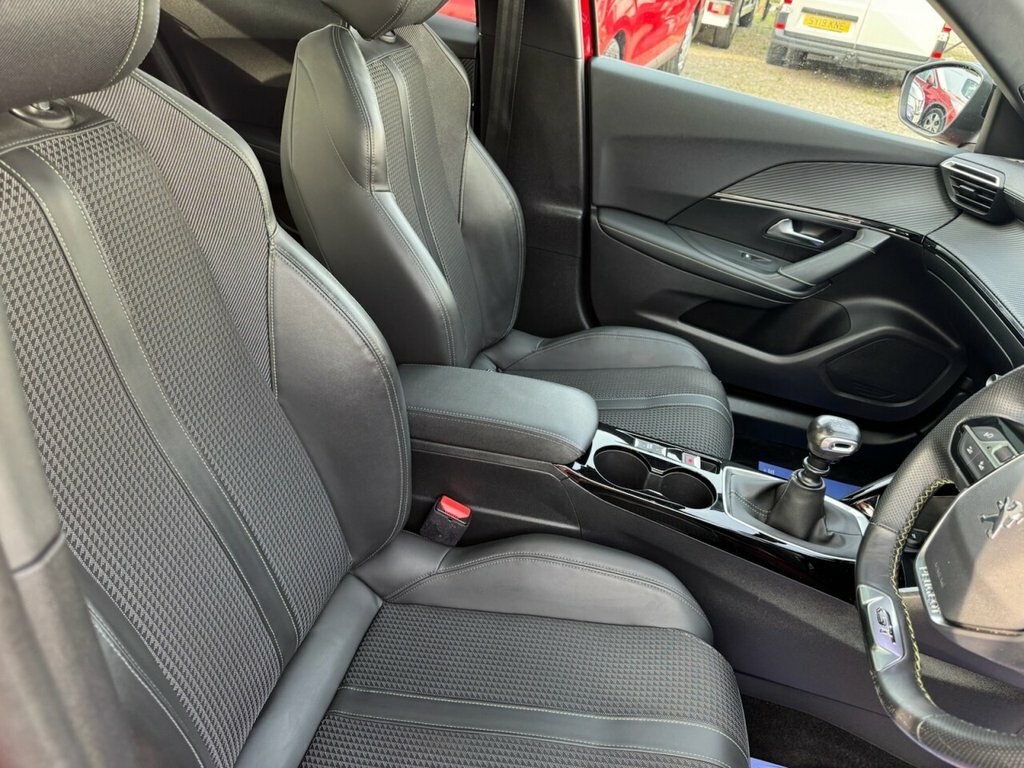 Peugeot 2008 2008 Allure Puretech Ss Red #18