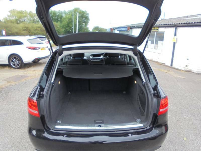 Audi A4 2.0 Tdie 136 Se Start Stop - 2011 11 LS11XJP Black #4
