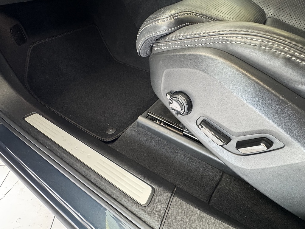Volvo XC60 T4 Edition Grey #35