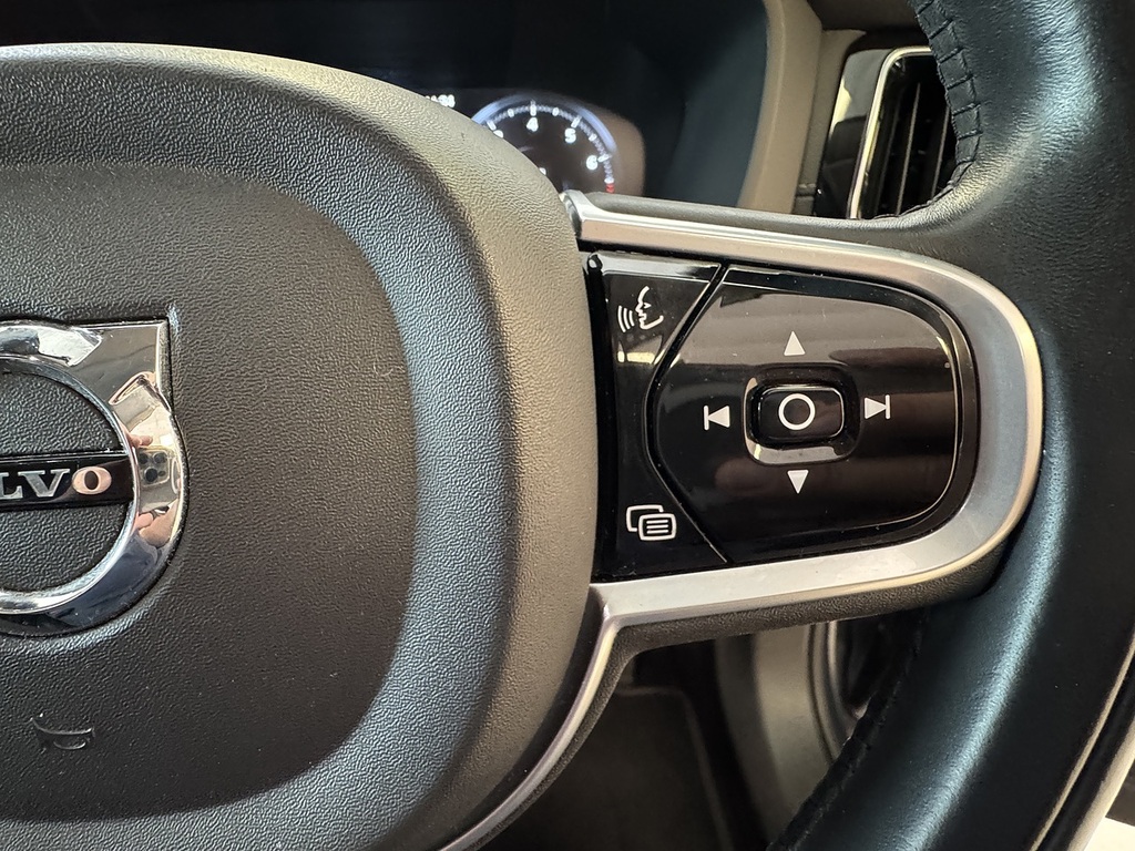 Volvo XC60 T4 Edition Grey #29