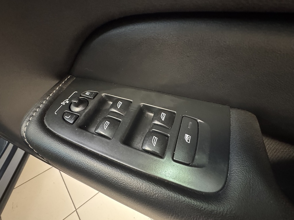 Volvo XC60 T4 Edition Grey #31