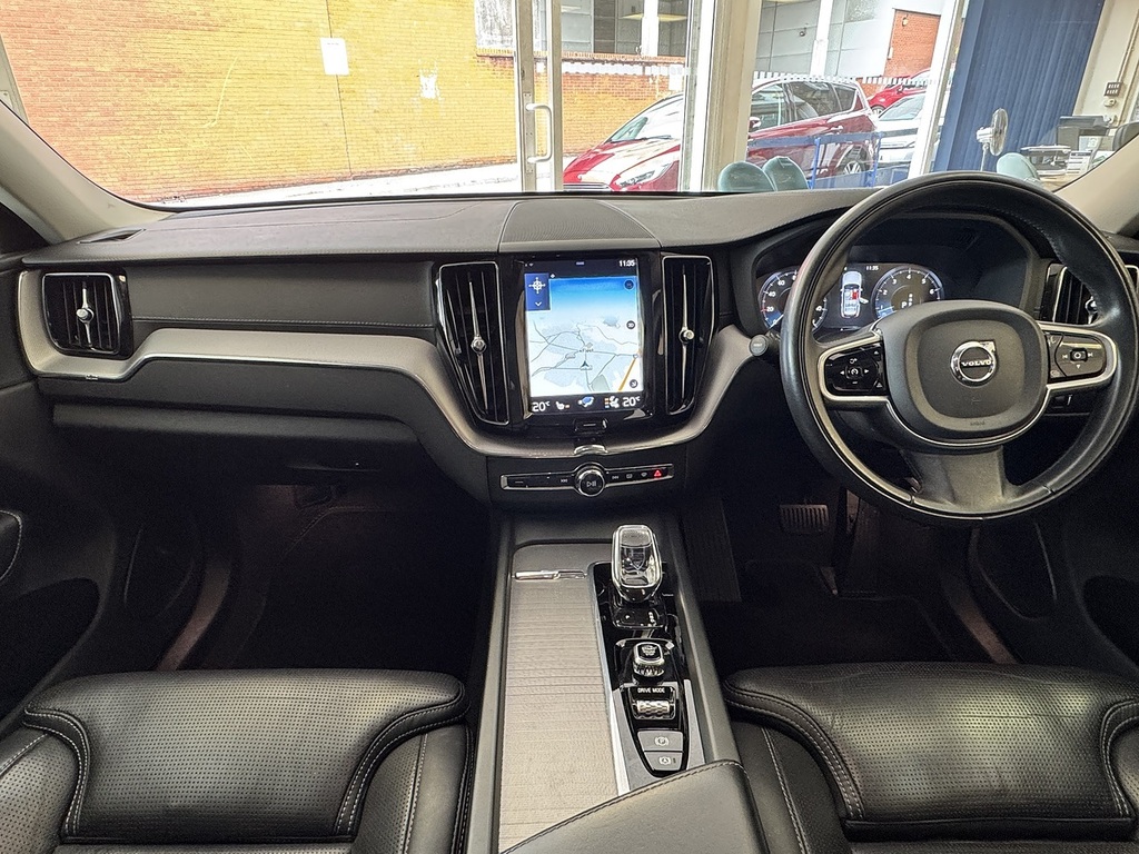 Volvo XC60 B5 Mhev Inscription U6492 Ulez Blue #2