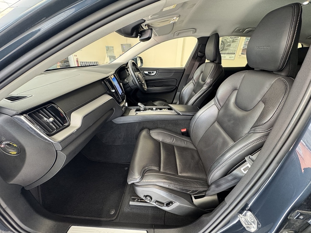 Volvo XC60 T4 Edition Grey #17