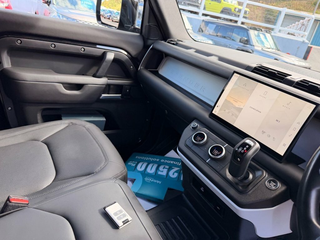 Land Rover Defender 90 Automatic Black #9