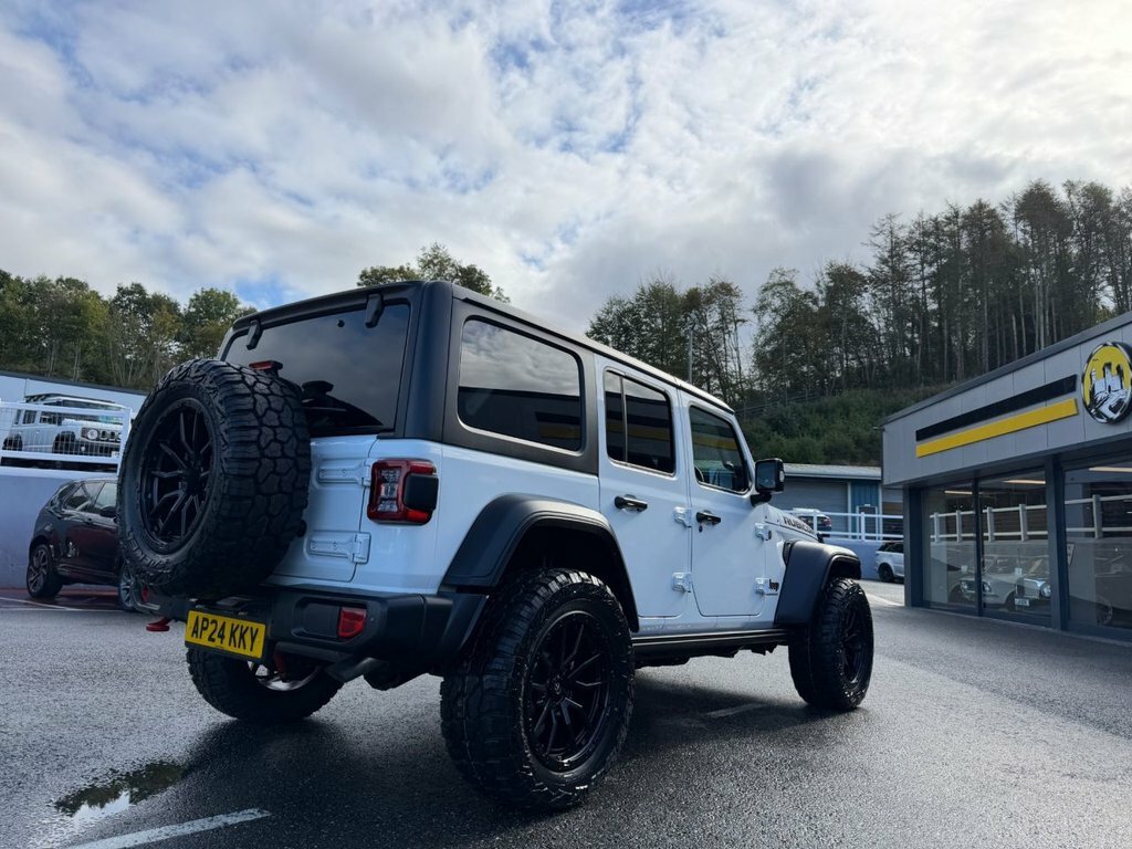 Jeep Wrangler 2L Rubicon White #4