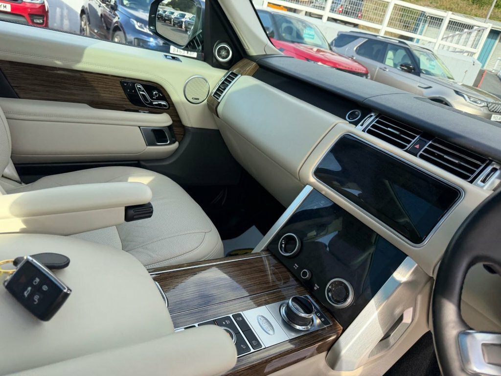 Land Rover Range Rover 3.0 D300 Vogue Se Black #9
