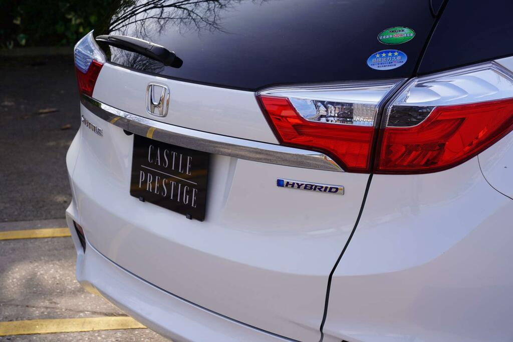 Honda Shuttle Mpv 1.5 Z Hybrid 5 Seats 201565 White #4