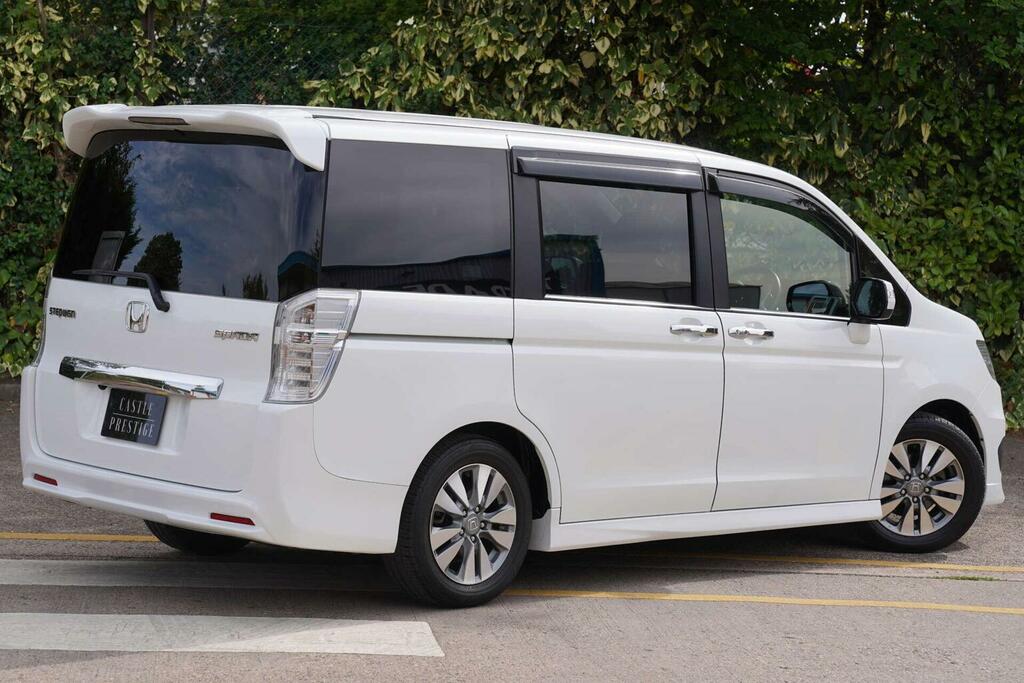 Honda StepWagon Mpv 2.0 Spada Z Inter Navi Selection 8 Seats White #4