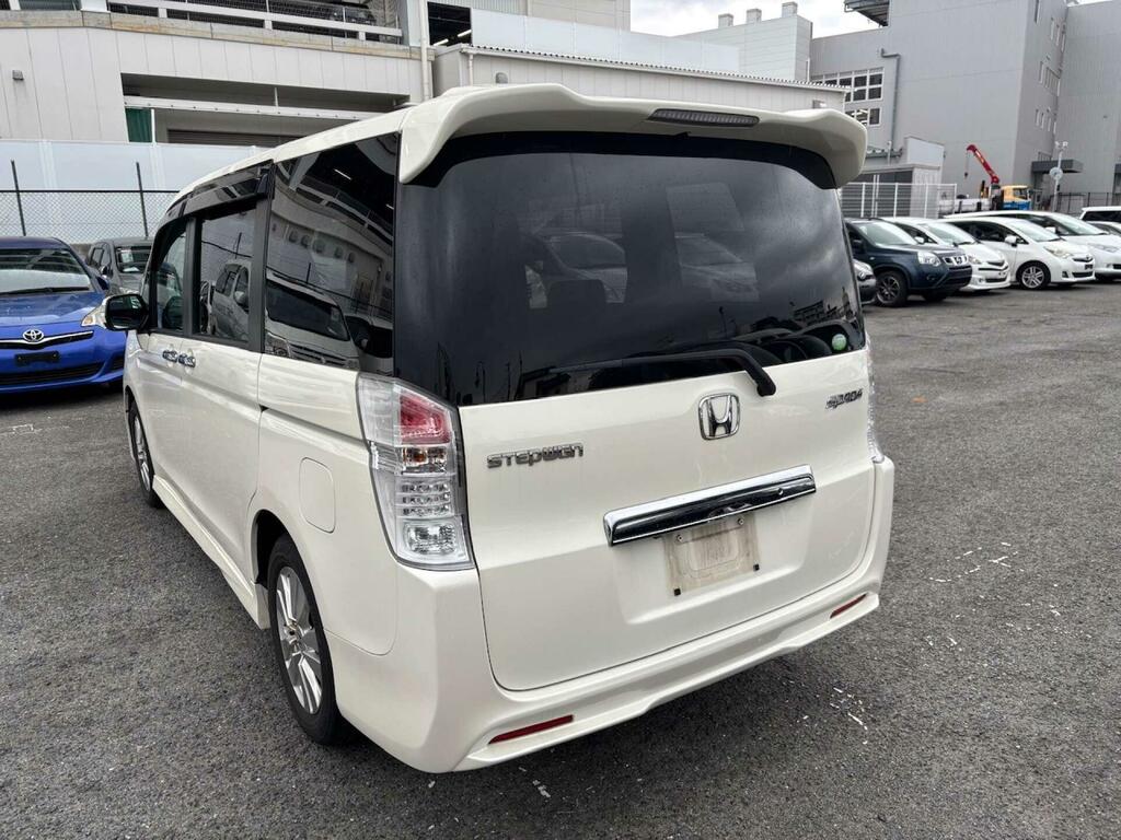 Honda StepWagon Mpv 2.0 Spada Z 8 Seats 201161 White #3