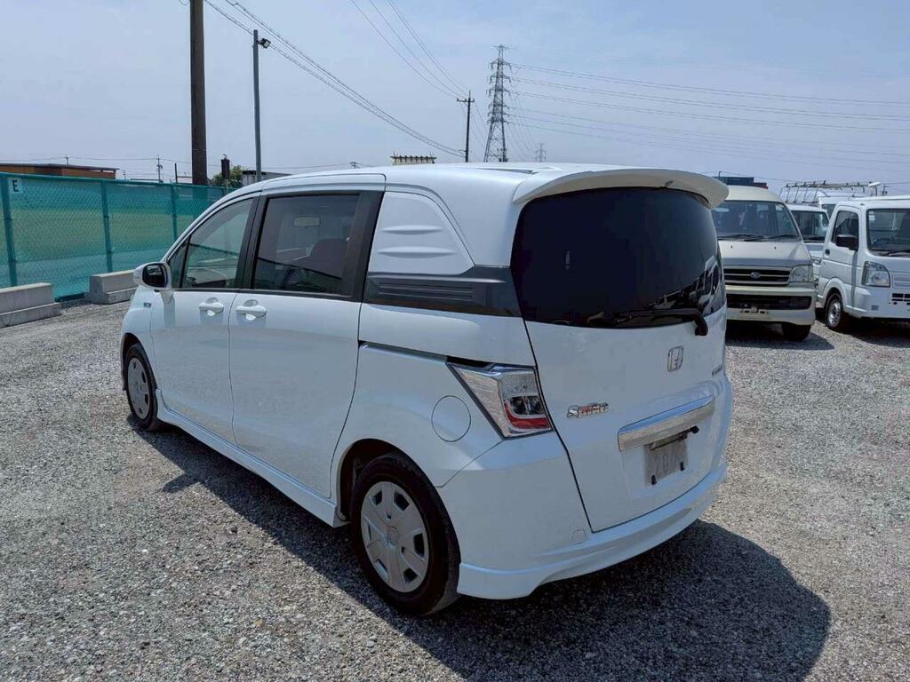 Honda Freed Suv 1.5 Hybrid 201363 White #3