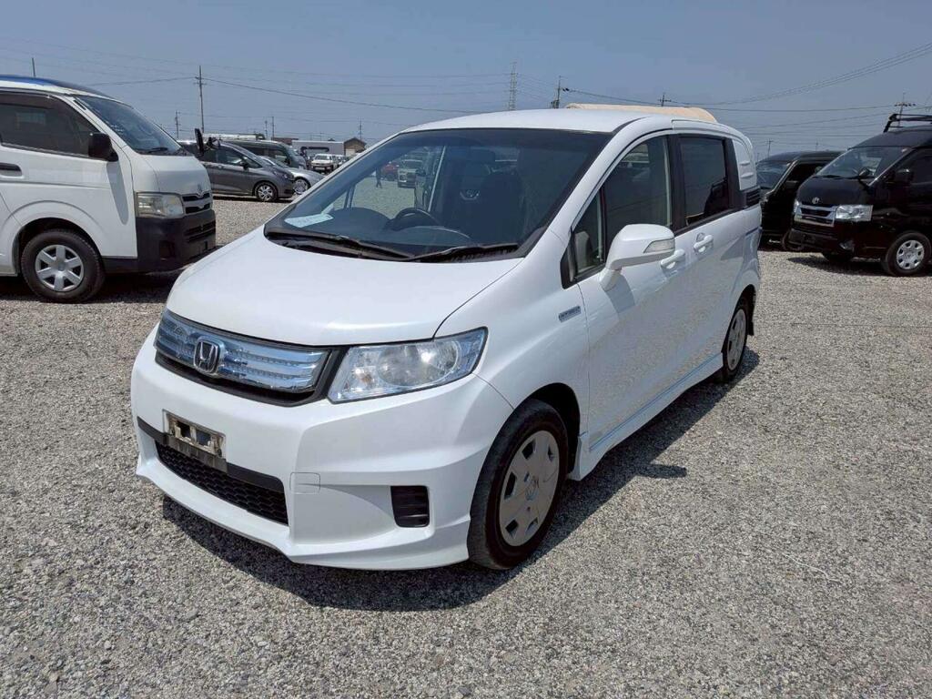 Honda Freed Suv 1.5 Hybrid 201363 White #4