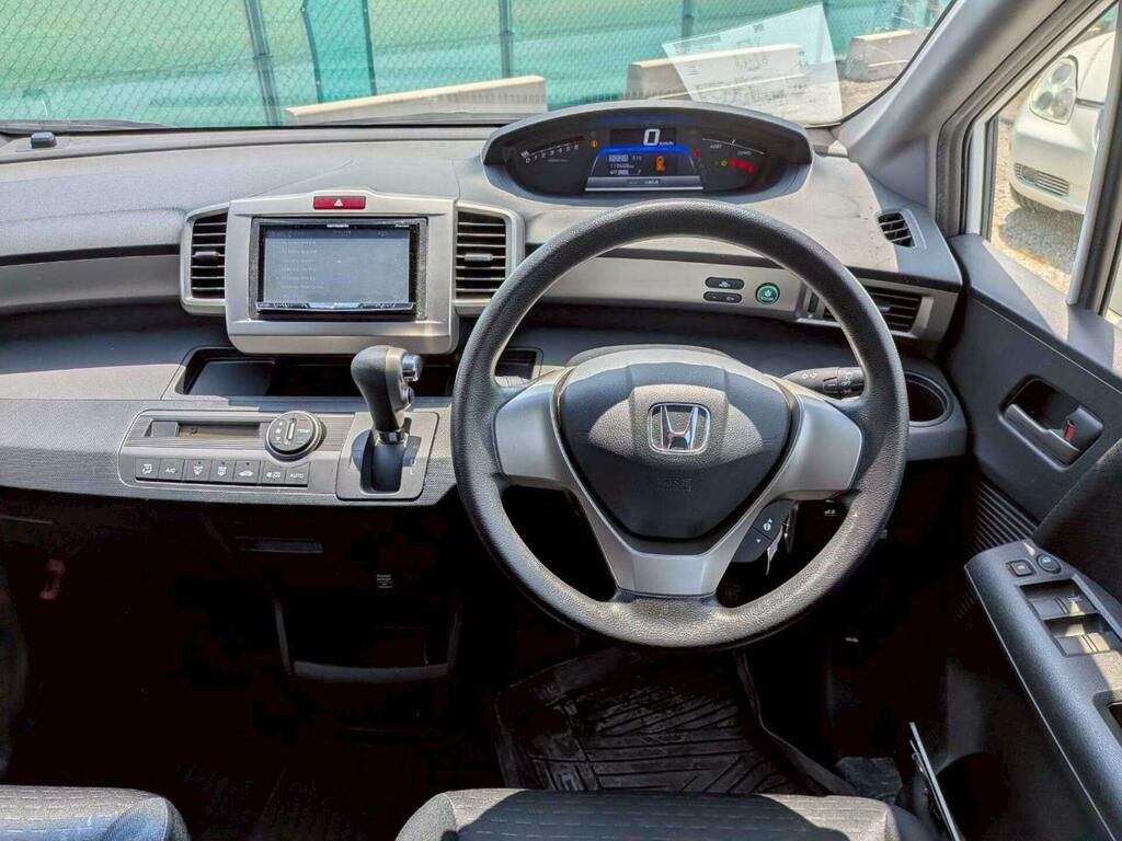 Honda Freed Suv 1.5 Hybrid 201363 White #5