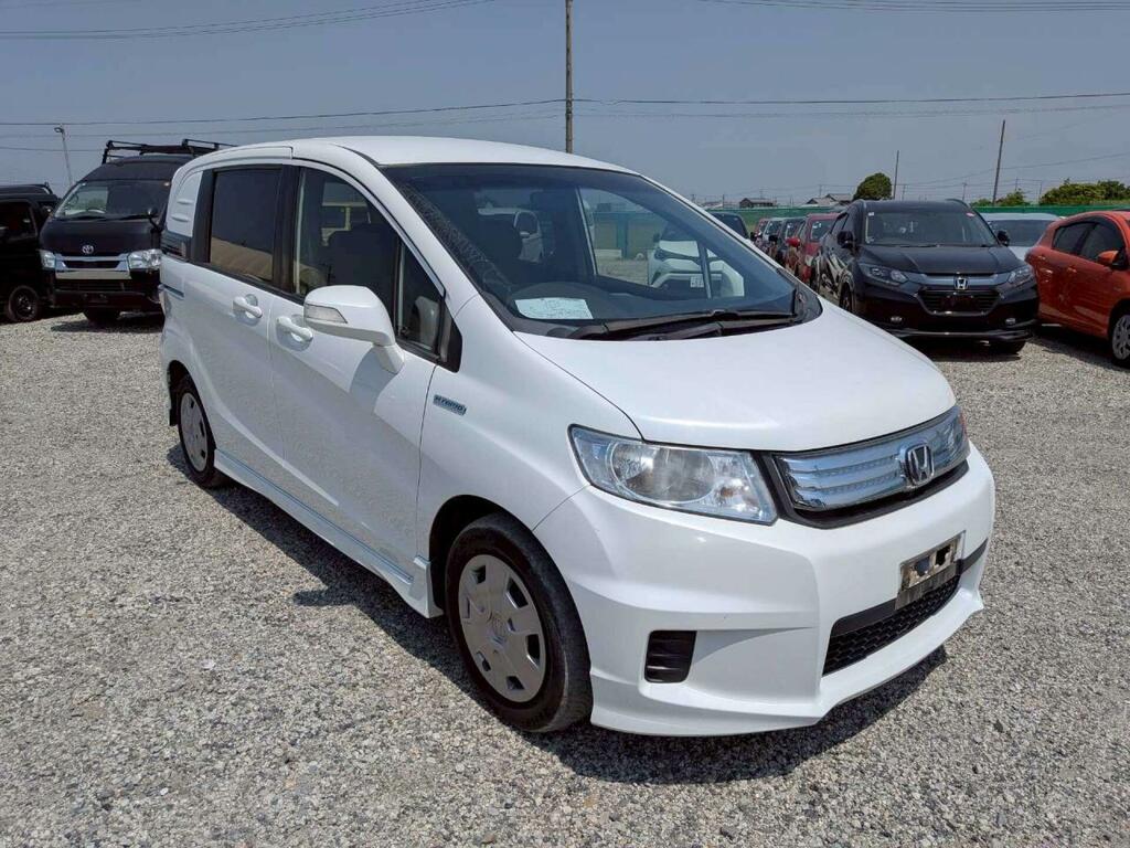 Honda Freed Suv 1.5 Hybrid 201363 White