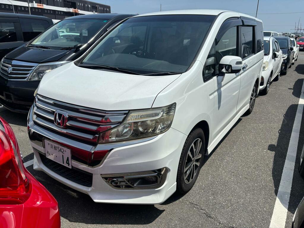 Honda StepWagon Mpv 2.0 Spada Z Cool Spirit 7 Seats 201313 White #4