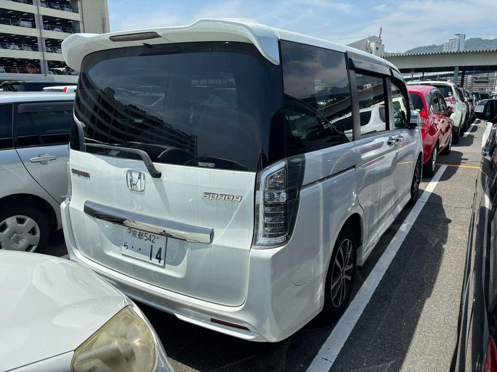 Honda StepWagon Mpv 2.0 Spada Z Cool Spirit 7 Seats 201313 White #2