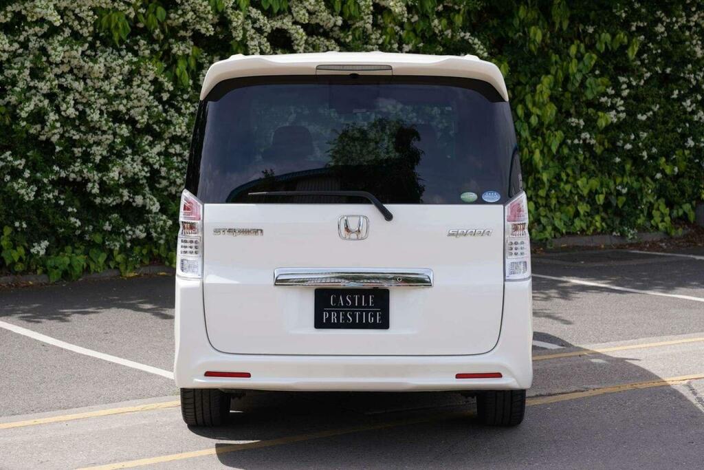 Honda StepWagon Mpv 2.0 Spada Z 8 Seats 201111 White #6