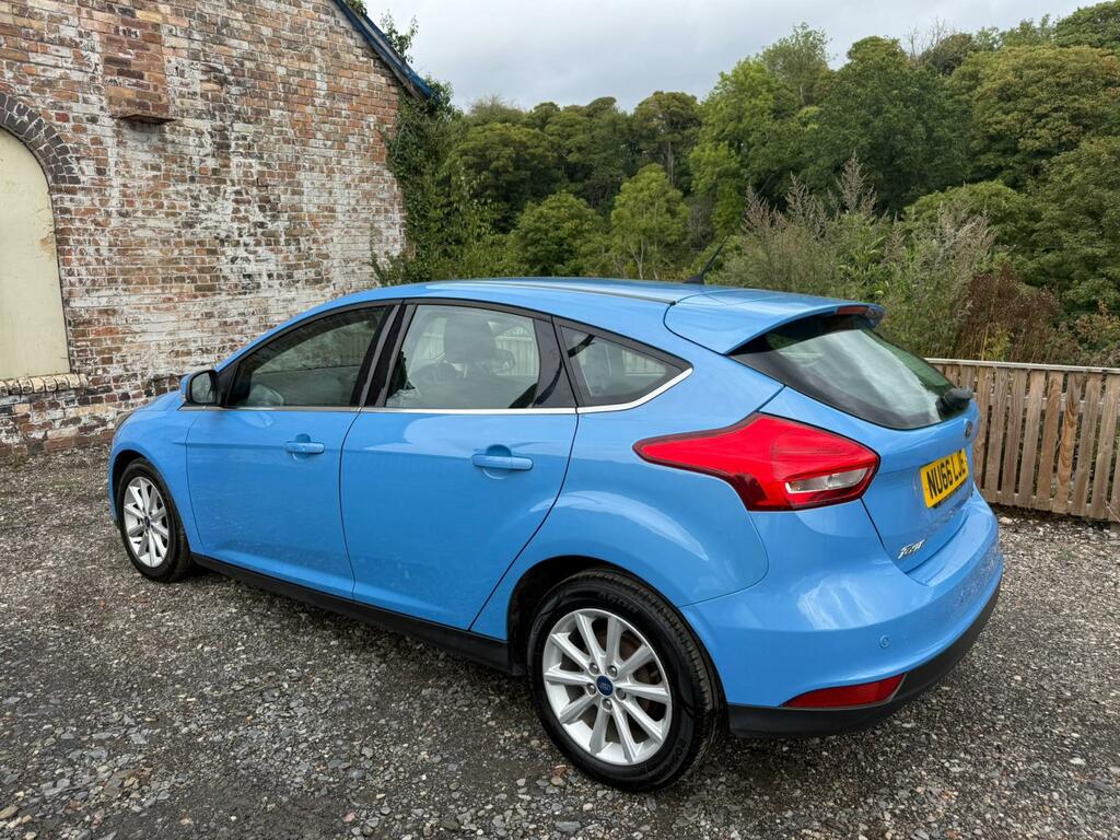 Ford Focus Titanium Blue #4