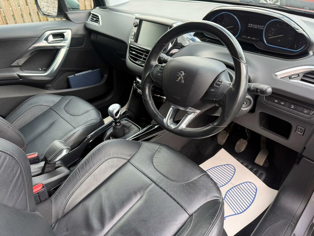 Peugeot 2008 1.2 Puretech Active 82 Bhp Red #8