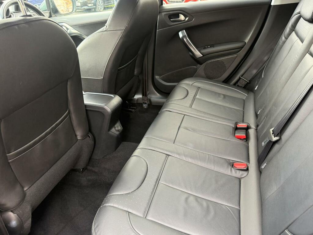 Peugeot 2008 1.2 Puretech Active 82 Bhp Red #24