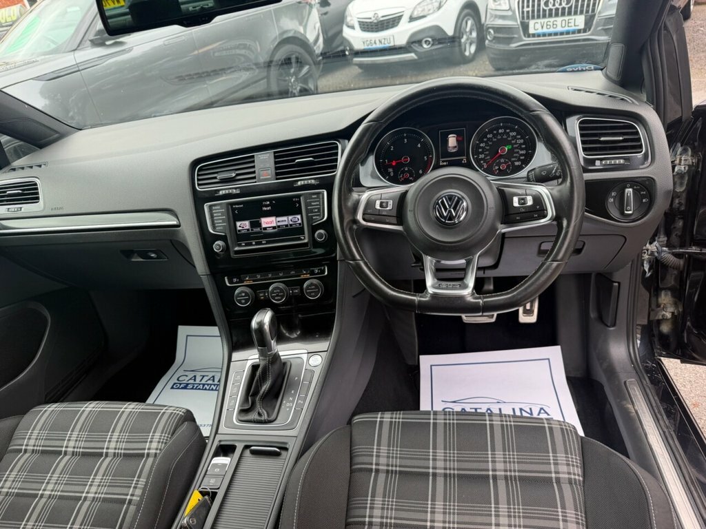 Volkswagen Golf 2L Gtd VK65EPP Black #4
