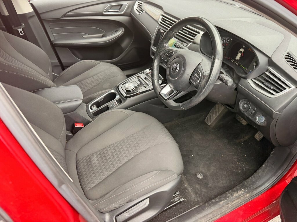 MG MG5 Estate Red #5