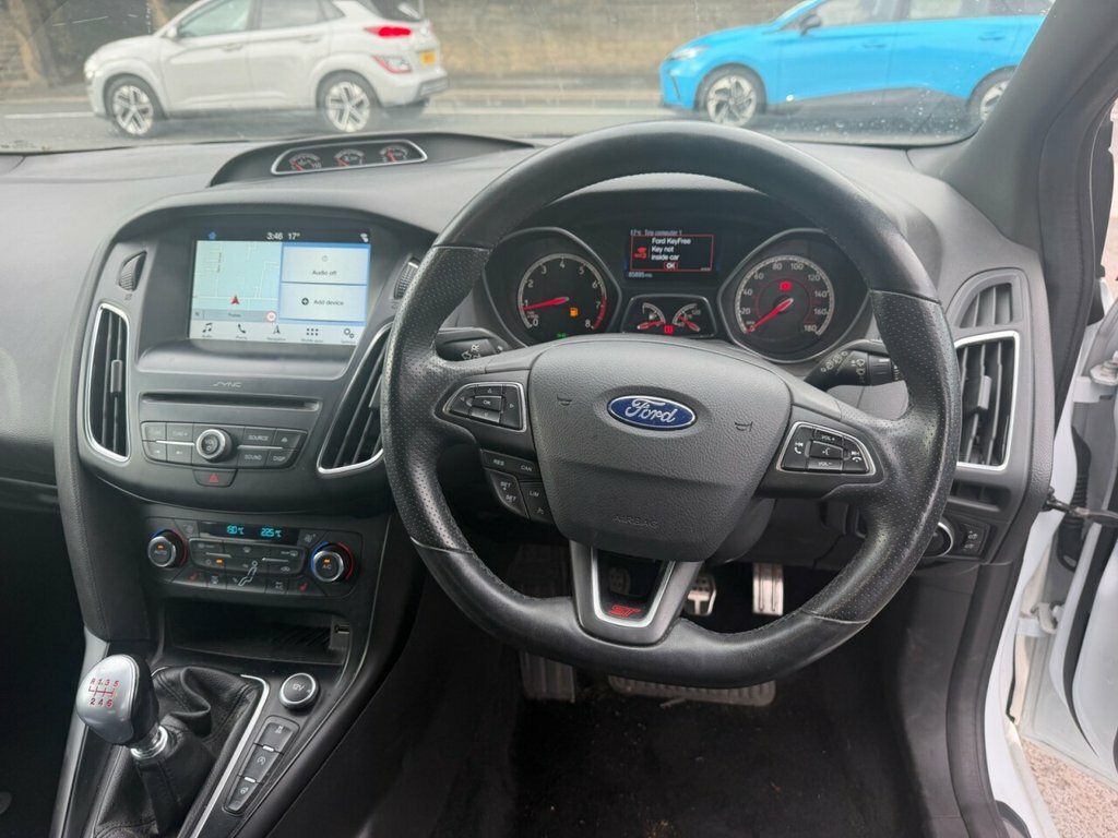 Ford Focus 2L St-3 White #4