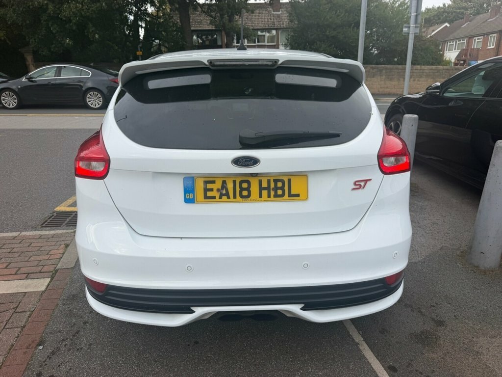 Ford Focus 2L St-3 White #6