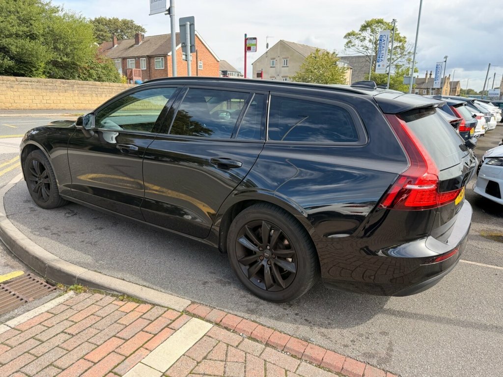 Volvo V60 2L Momentum Plus Black #6