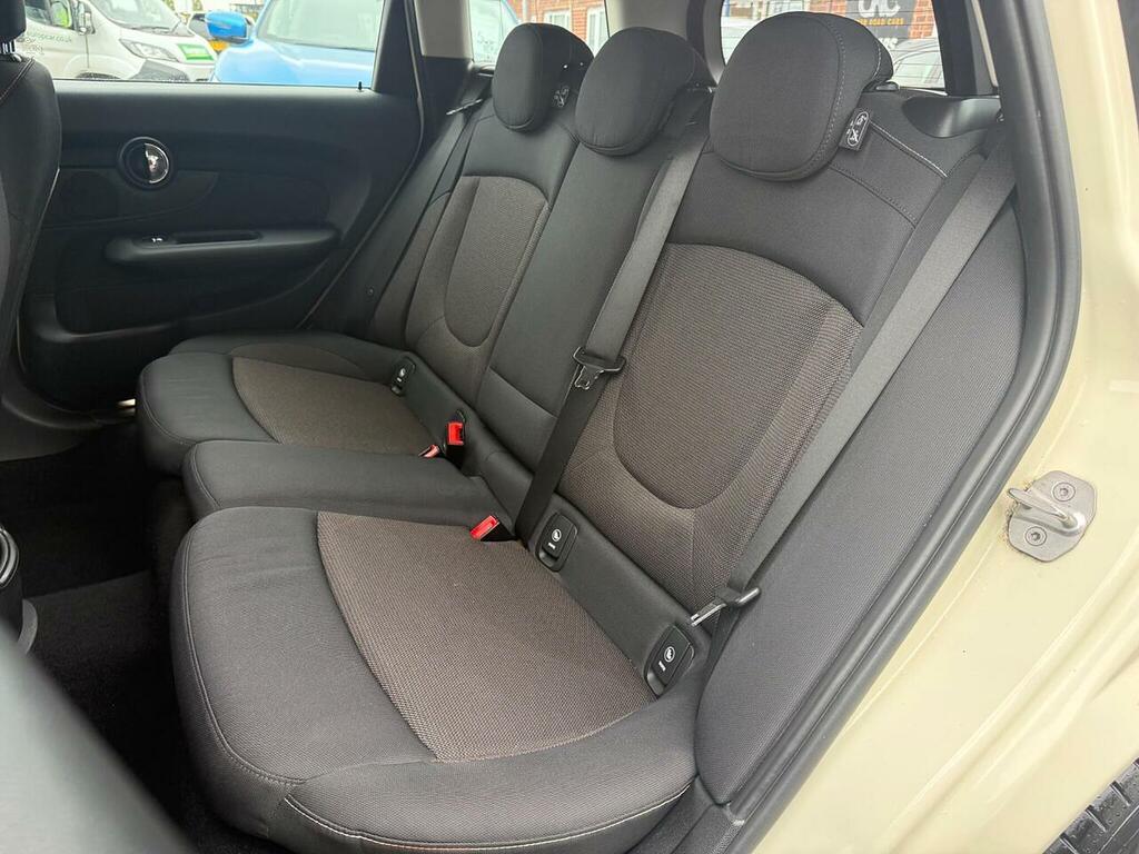 Mini Clubman Cooper Black #32