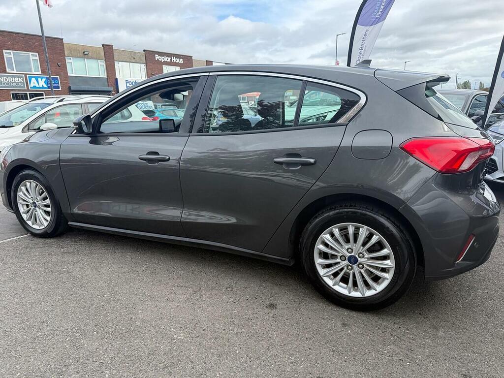 Ford Focus 1.0T Ecoboost Titanium Hatchback Grey #6