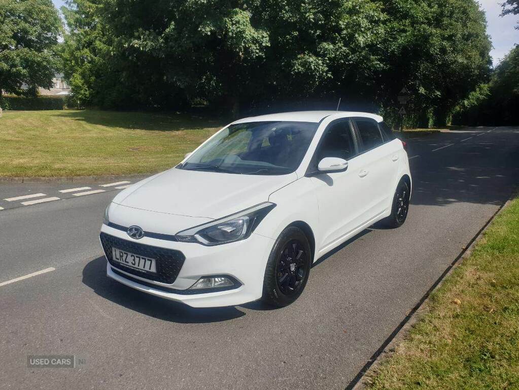 Hyundai I20 1.2 Se White #4