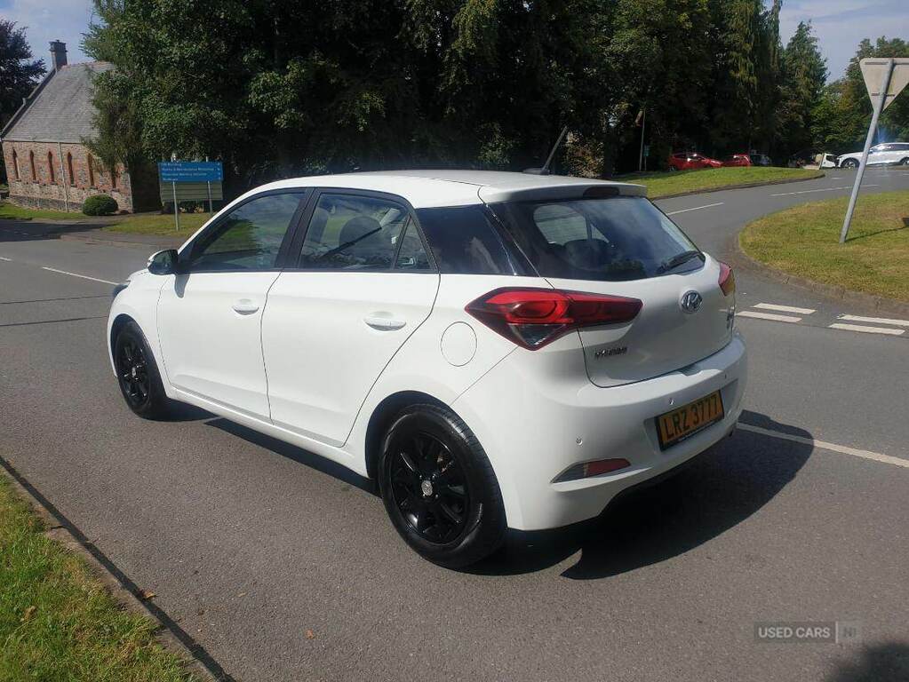 Hyundai I20 1.2 Se White #6