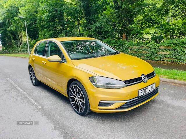 Volkswagen Golf 1.6 Tdi Se Nav Yellow