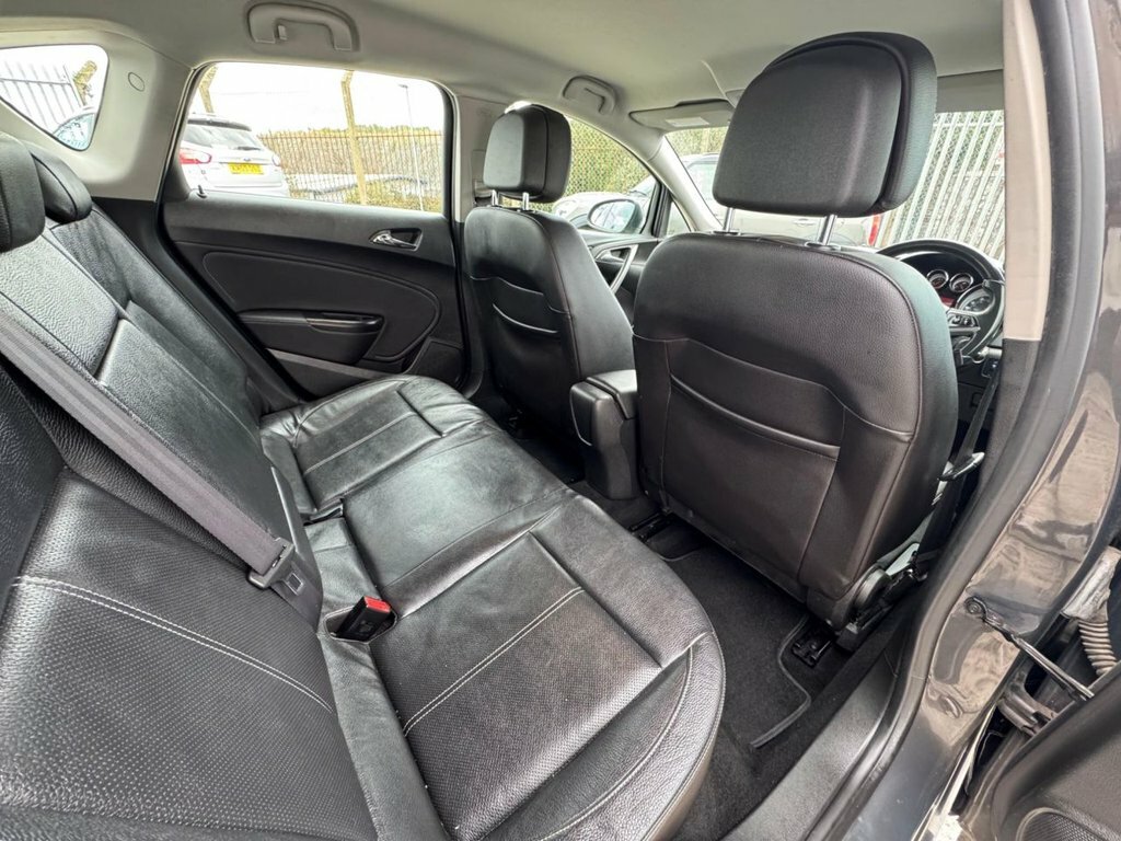 Vauxhall Astra 1.6I 16V Sri White #13