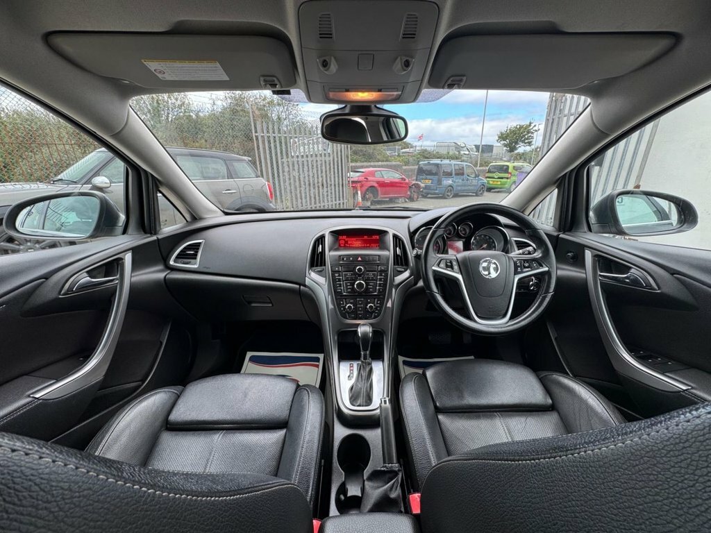 Vauxhall Astra 1.6I 16V Sri White #21