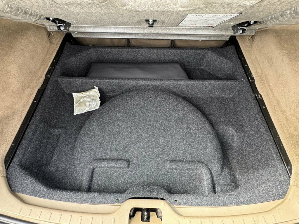 Volvo XC60 2.4 D5 Se Lux White #9