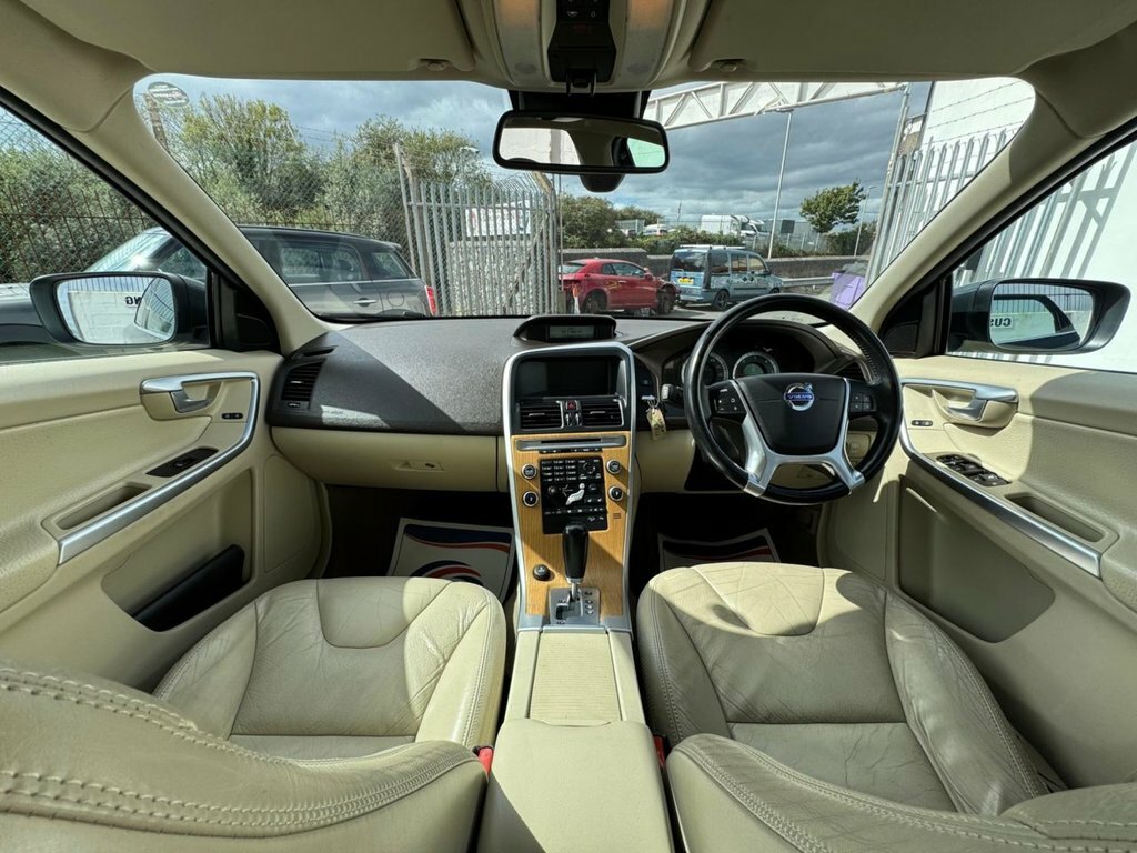 Volvo XC60 2.4 D5 Se Lux White #27