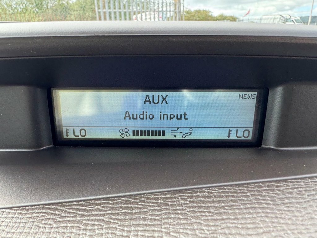 Volvo XC60 2.4 D5 Se Lux White #35